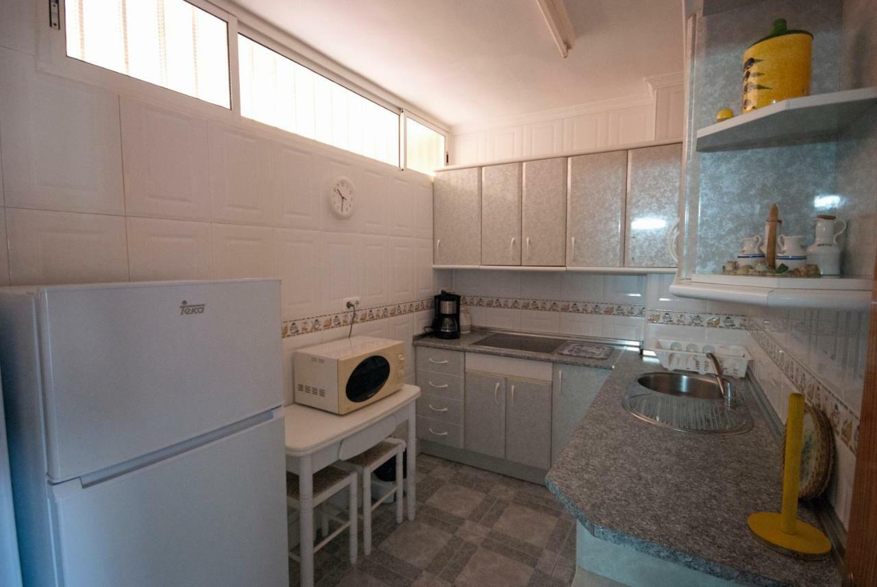 Cozy Apartment With First Line Seaview In Perfect Location, Near The Marina 贝纳尔马德纳 外观 照片